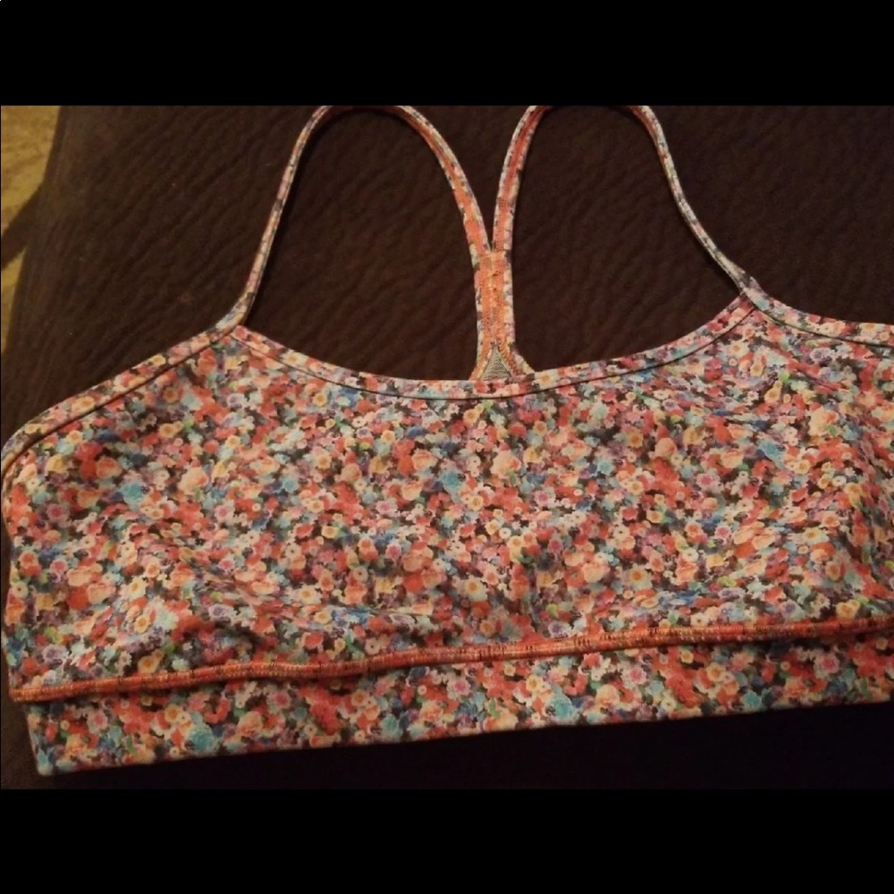Lululemon sports bra